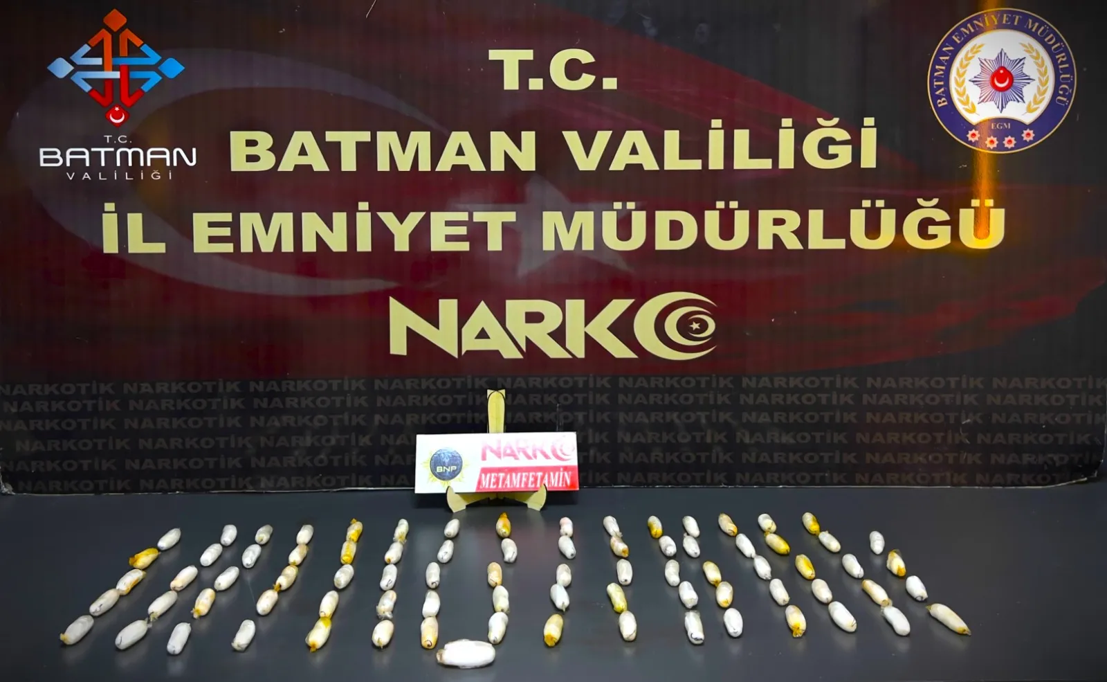 Batman yolunda mideleri uyuşturucu dolu 4 kişi yakalandı
