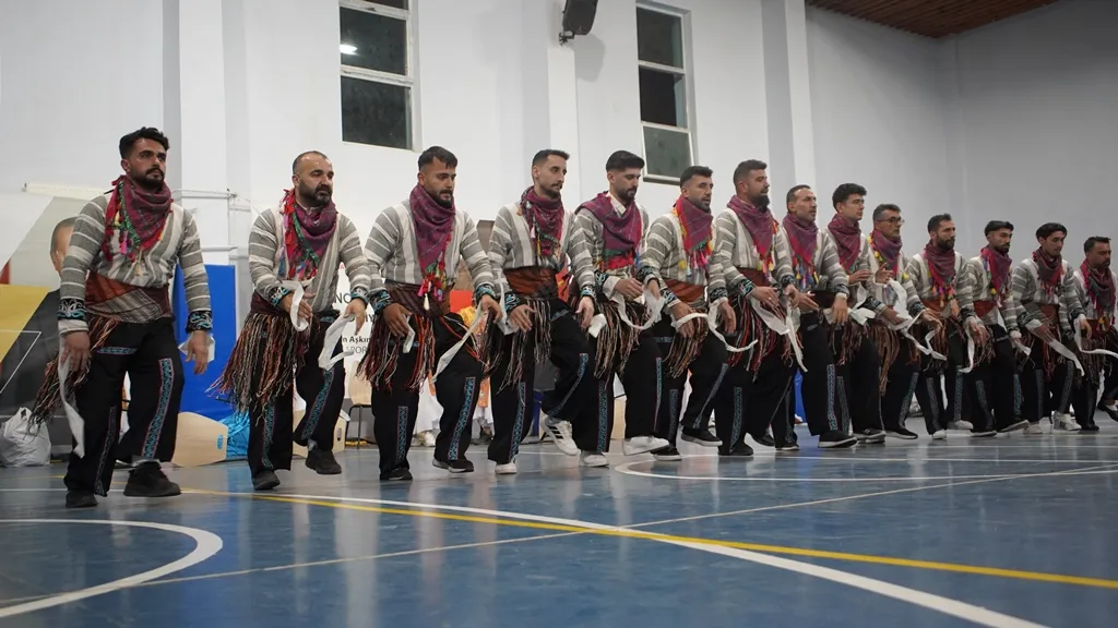 Siirtli öğretmenler Botan efsanesini sahnede yeniden yaşatıyor