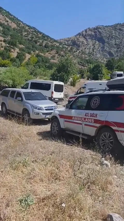 Bingöl’de serinlemek için girdiği çayda kaybolan adam aranıyor