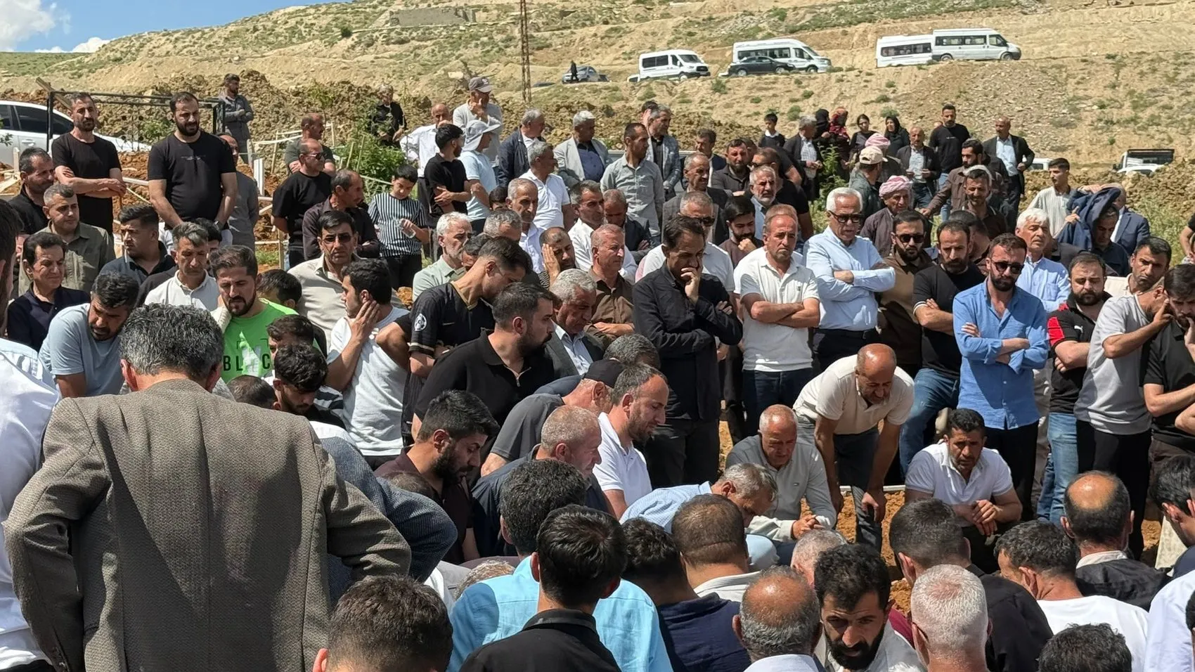 Yüksekova'daki feci kazada üç kişi toprağa verildi