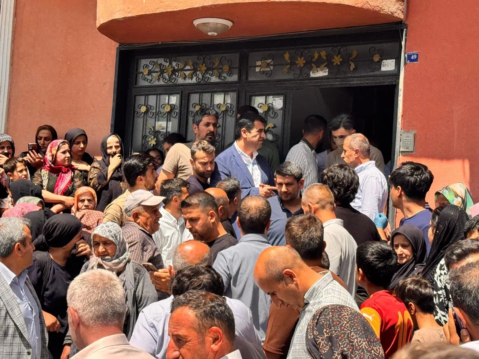 Şemdinli'de uzman çavuş dehşeti Eşi dahil dört kişiyi öldürdü
