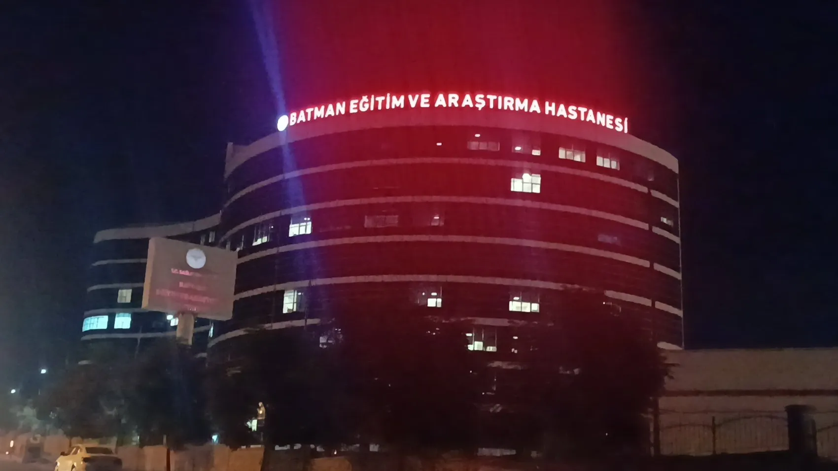 Batman'da sokak ortasında çatışma Evinin önündeki genç ağır yaralandı