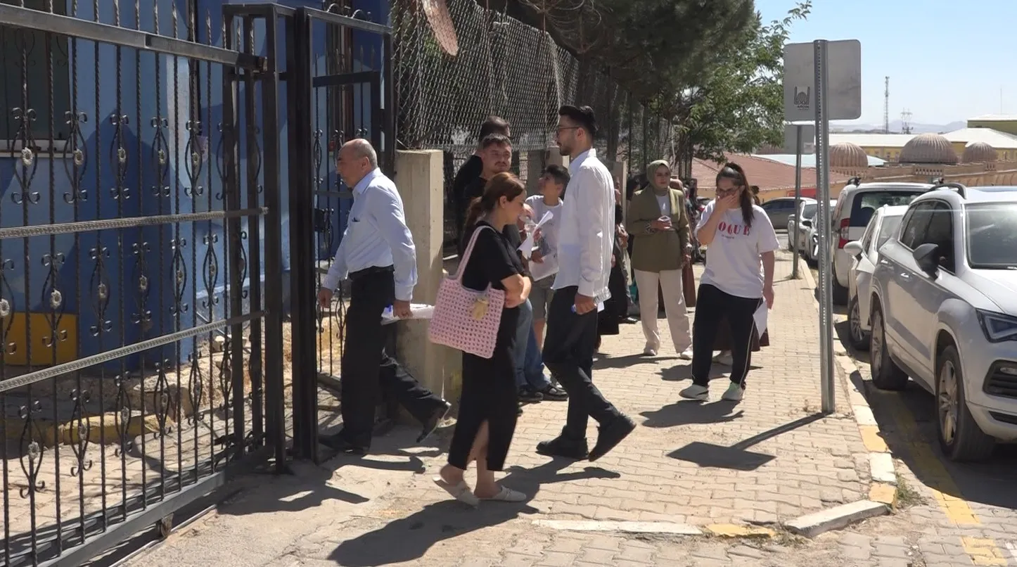Mardin'de baba oğul aynı üniversite hayali için ter döktü