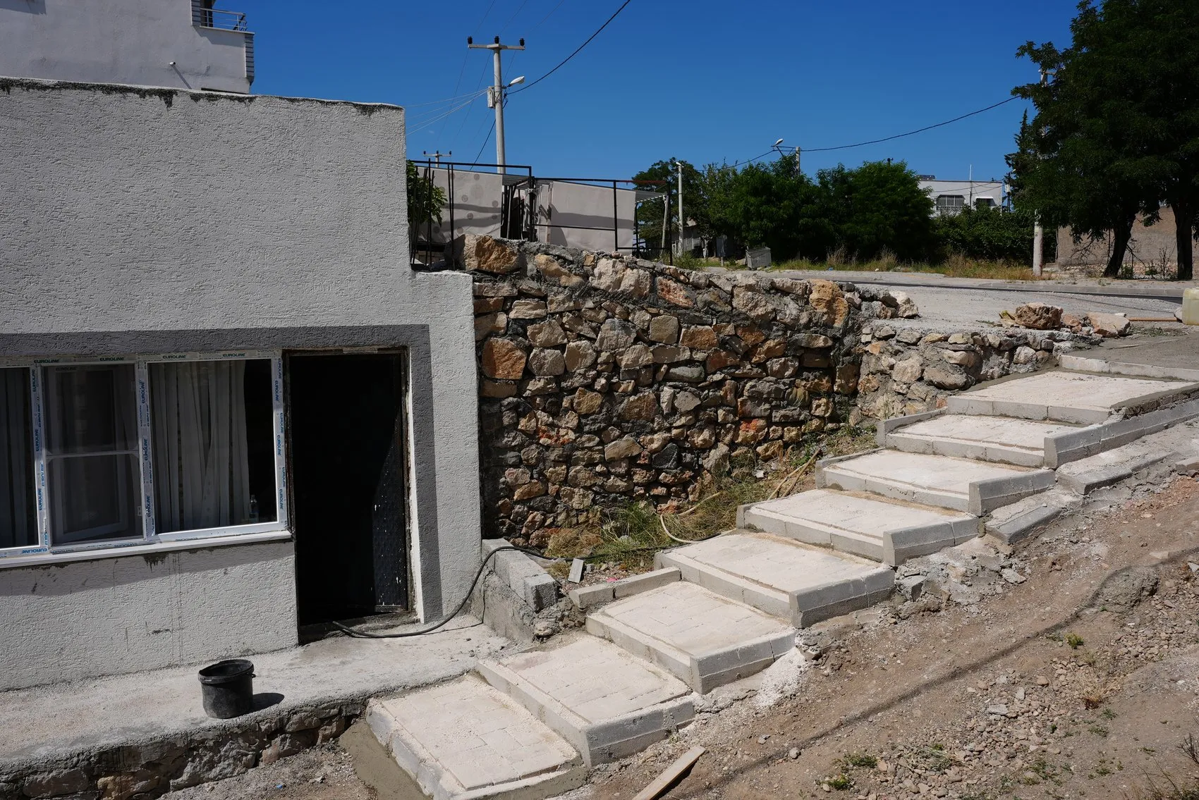 Engelli kızı için rampa isteyen anneye saldırı sonrası belediyeden çözüm