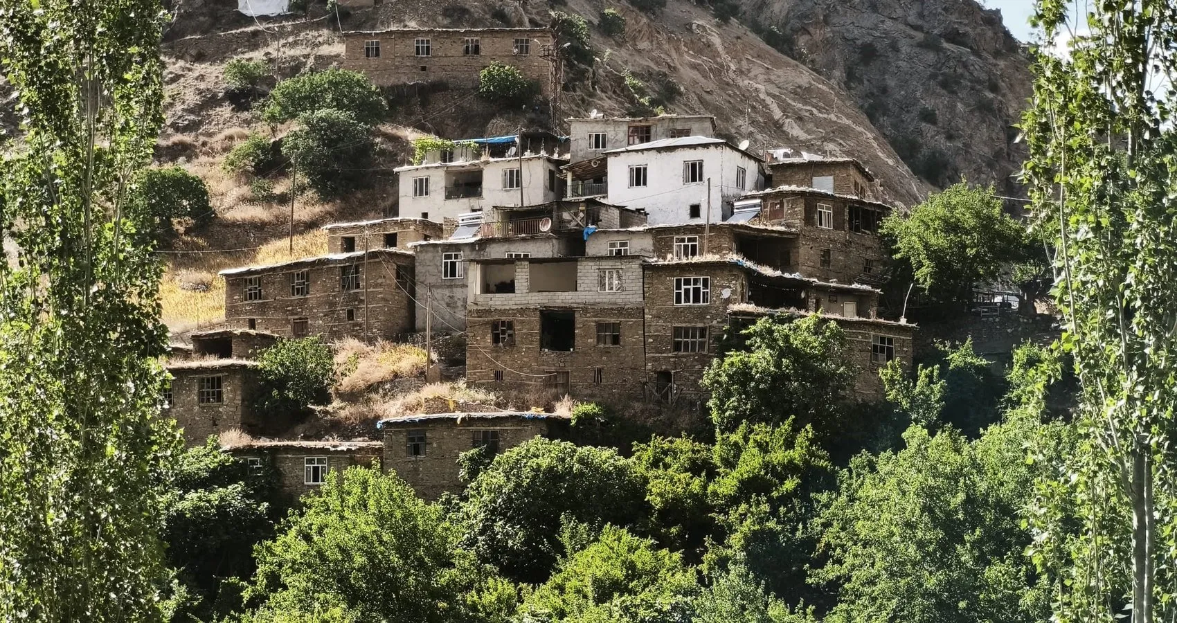 Bitlis Hizan’da 300 yıllık taş evler turizmin yeni adresi oldu