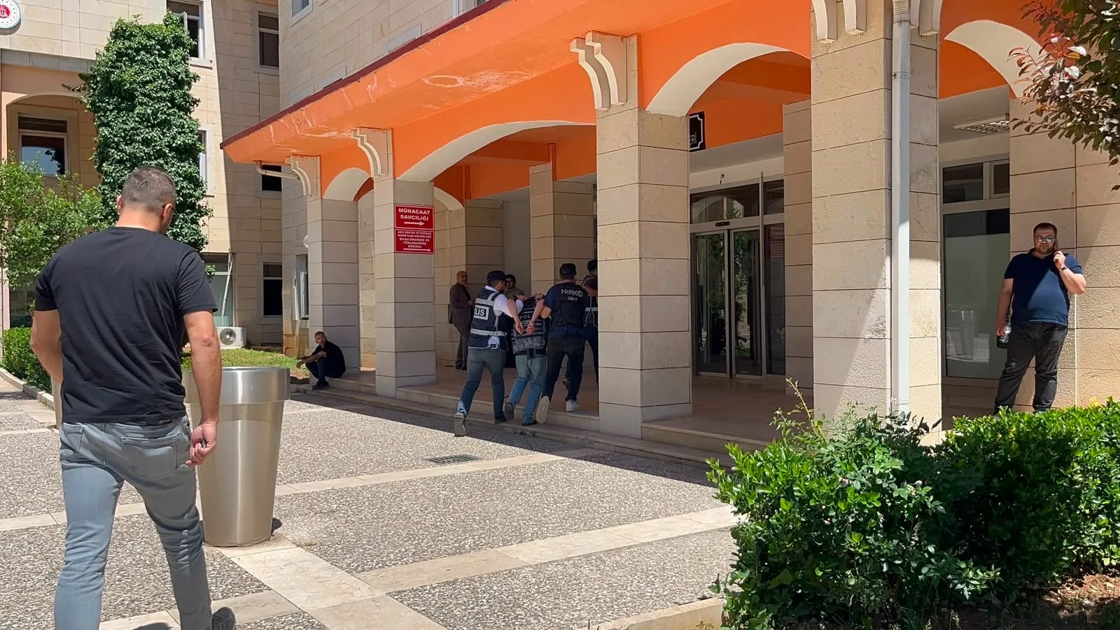 Siirt'te bıçaklı saldırı cinayetiyle ilgili 4 kişi hapse girdi