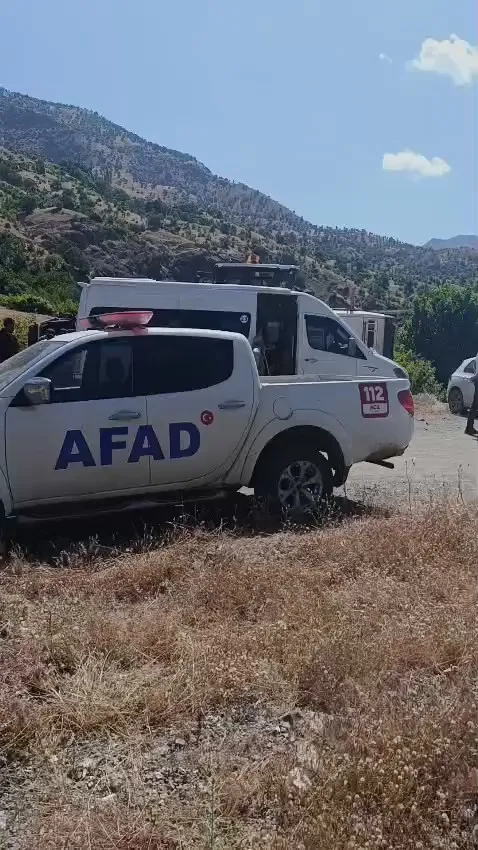 Bingöl’de serinlemek için girdiği çayda kaybolan adam aranıyor