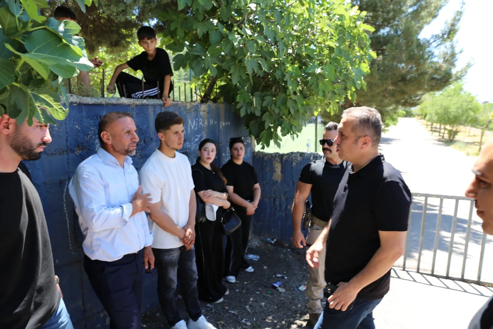 Şırnak'ta sınav telaşı yaşayan öğrencilerin yardımına polis yetişti