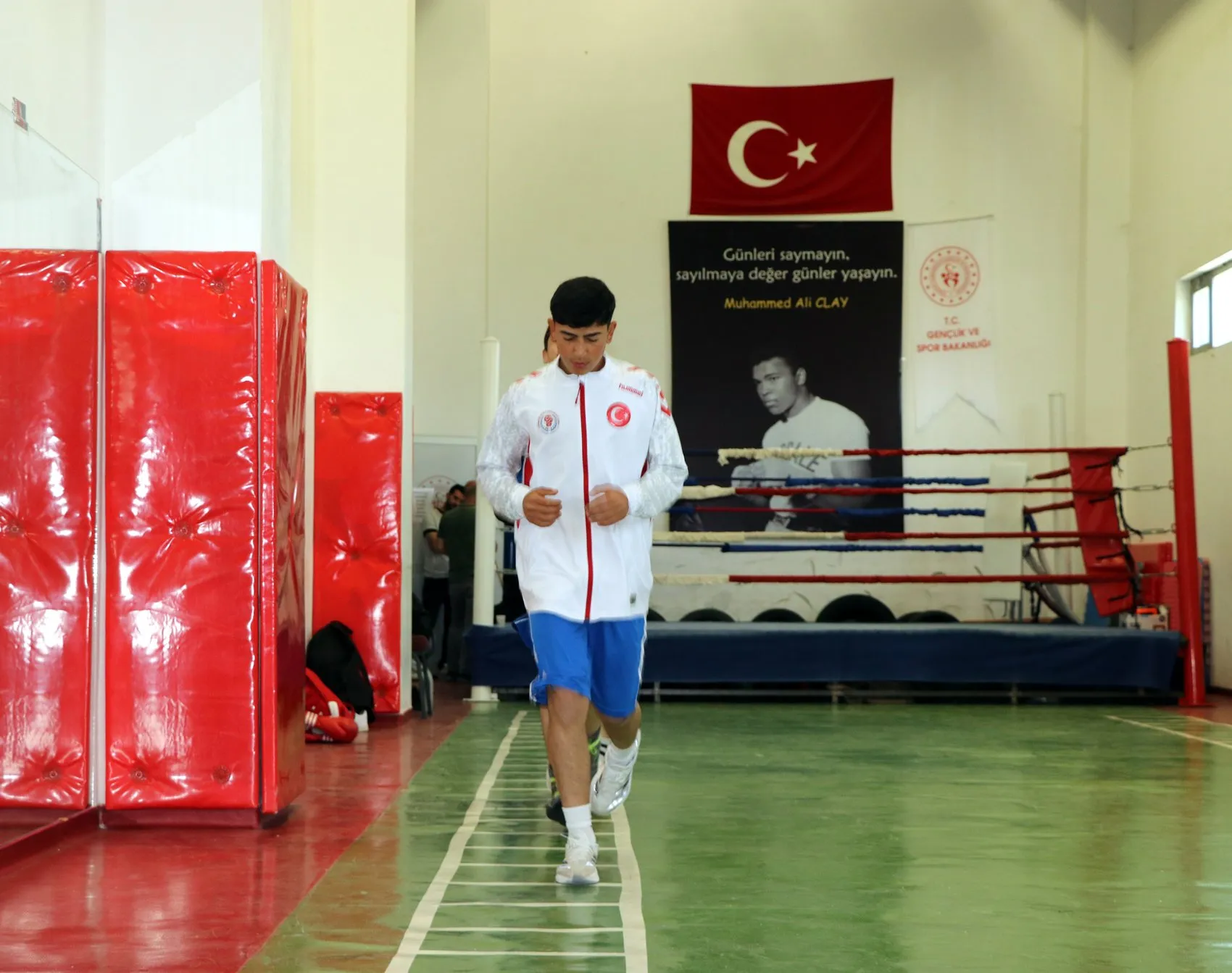 Vanlı boksörden dünya şampiyonluğu sözü