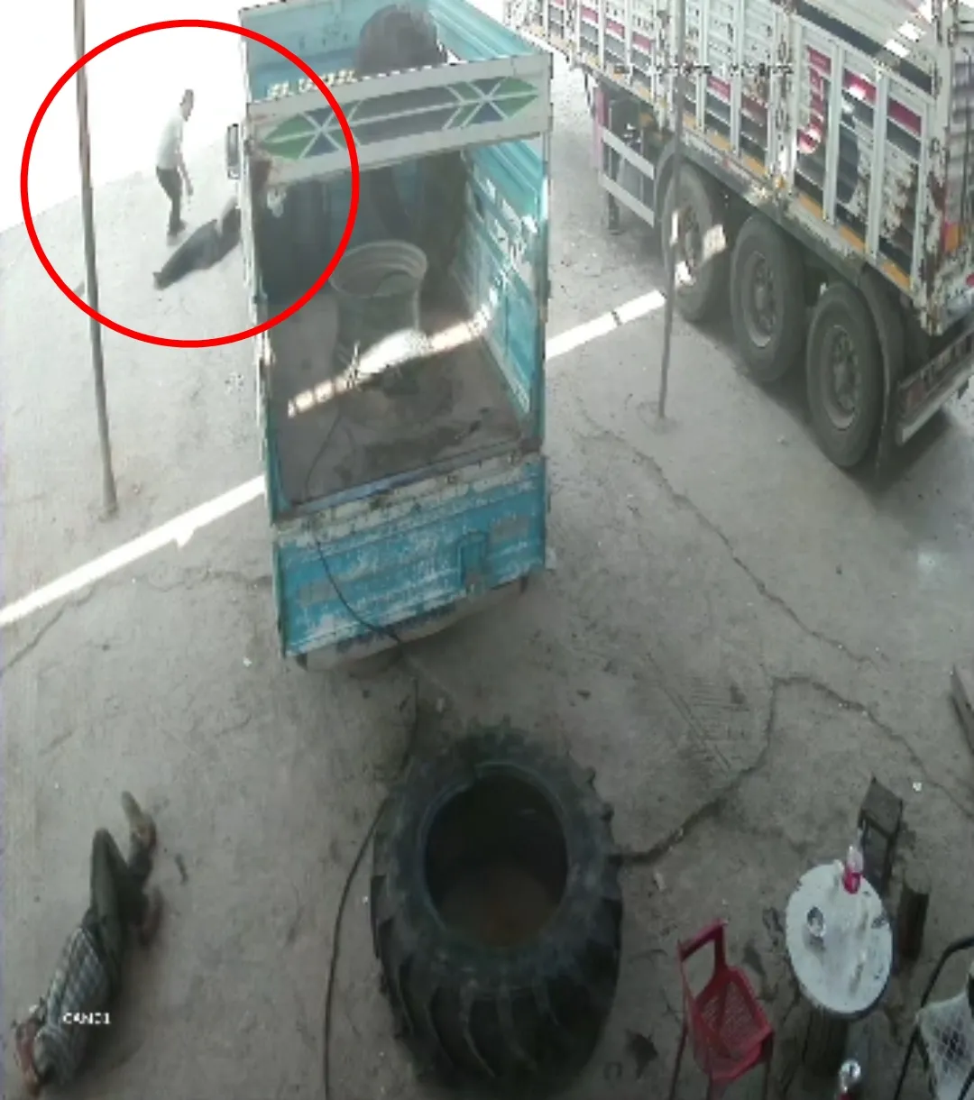 Siirt'te lastik patlaması dehşeti kamerada