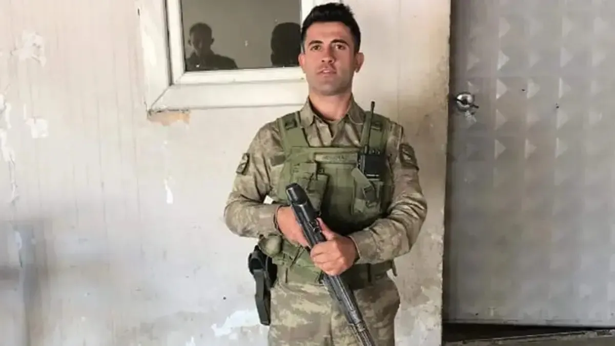 Şehit oğlunun vasiyetini tuttu 51 yaşında lise diplomasını aldı