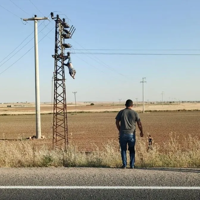 Şanlıurfa'da elektrik direğinde can pazarı yaşandı