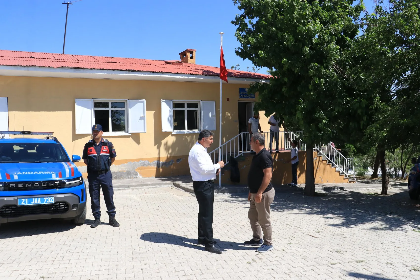 Tavşantepe Mahallesi muhtarlık koltuğu için sandık başında