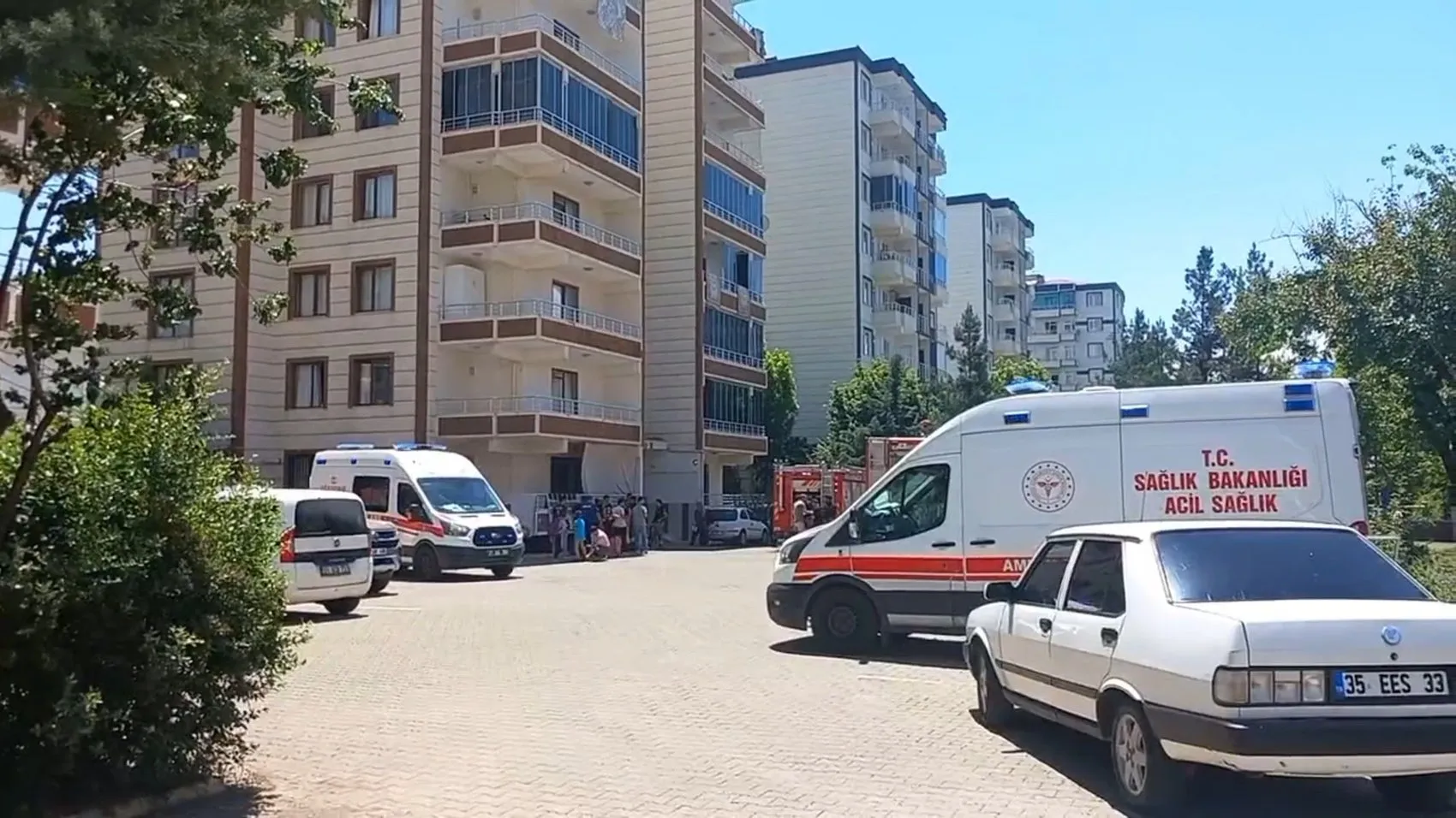 Diyarbakır Bağlar’da korkutan apartman yangını