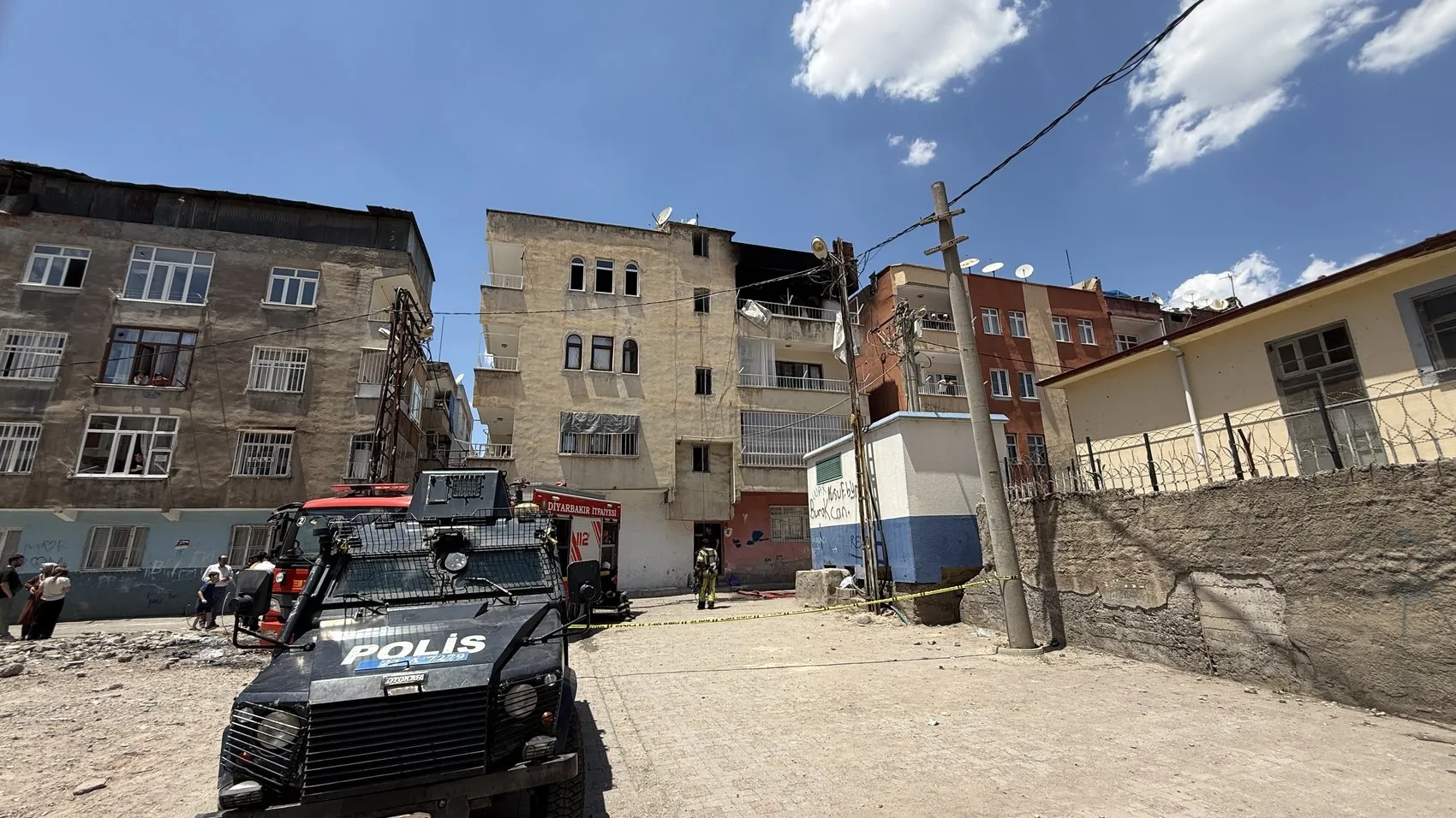 Diyarbakır Bağlar'da yangın paniği ve sonrası yaşanan kavga