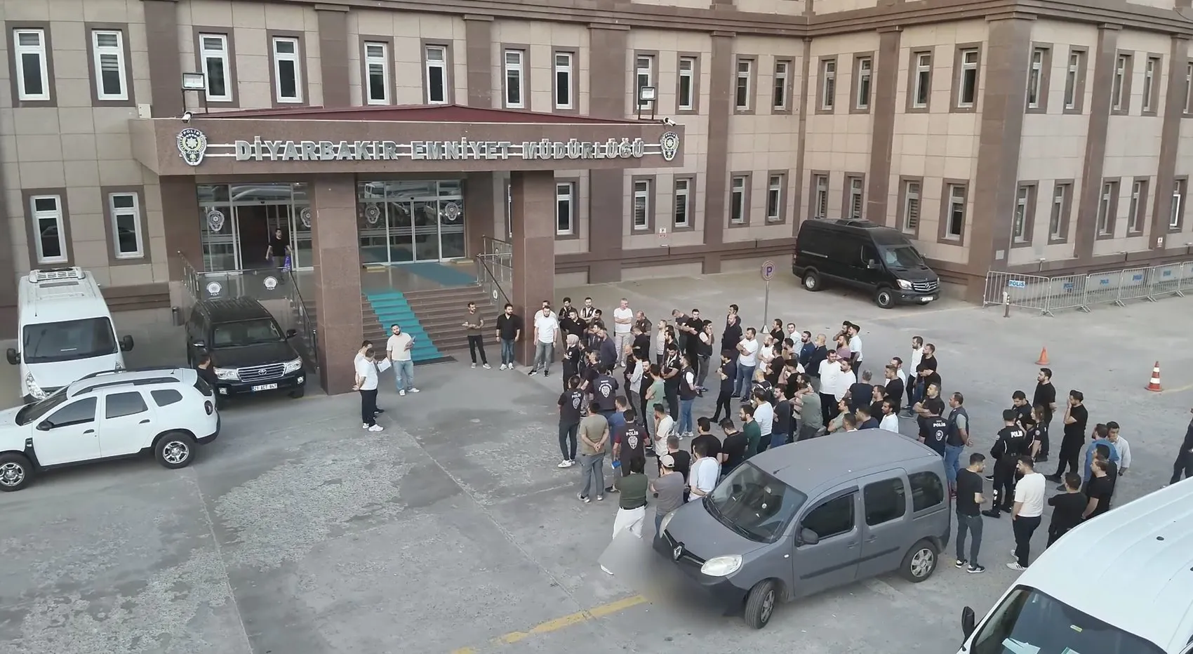 Diyarbakır merkezli dev bahis operasyonunda 24 kişi cezaevine gönderildi