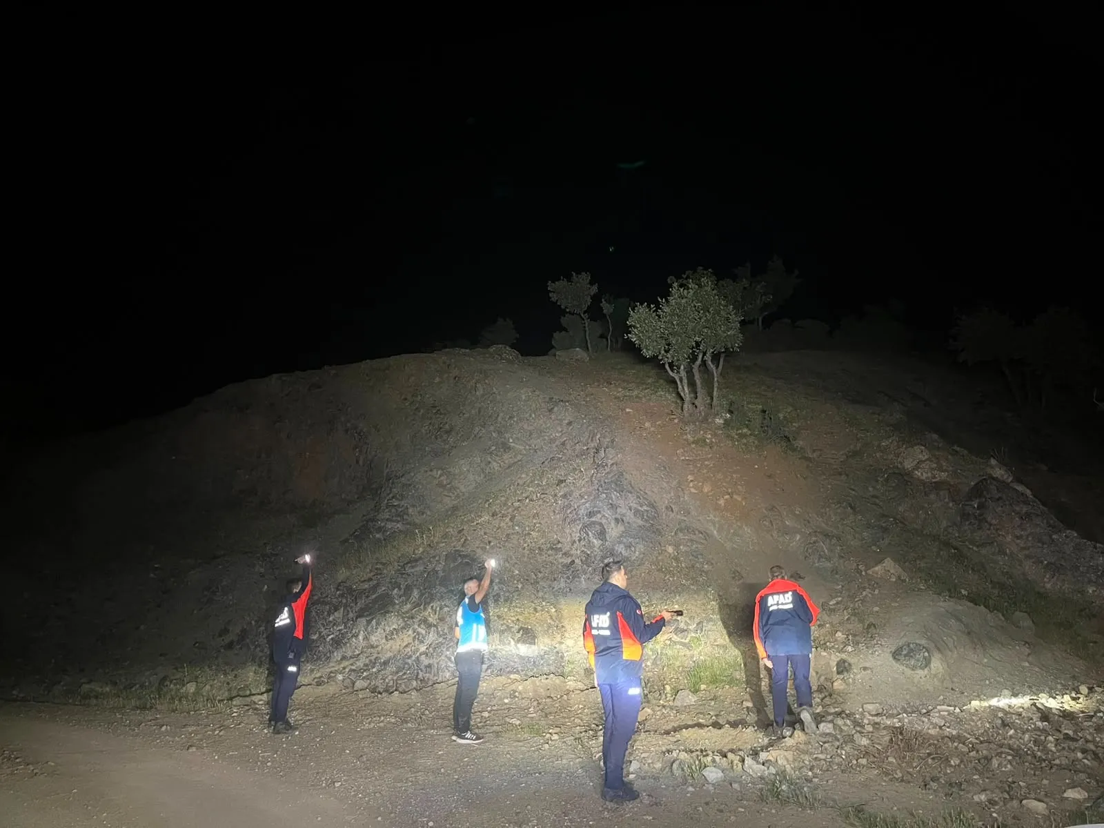Siirt kırsalında kaybolan çoban saatler sonra bulundu