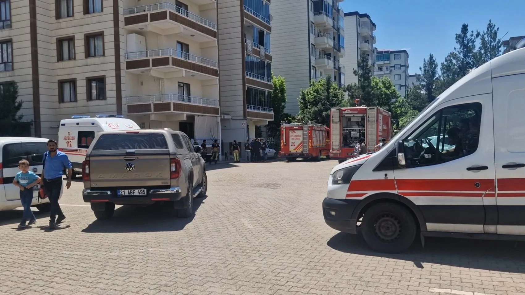 Diyarbakır Bağlar’da korkutan apartman yangını