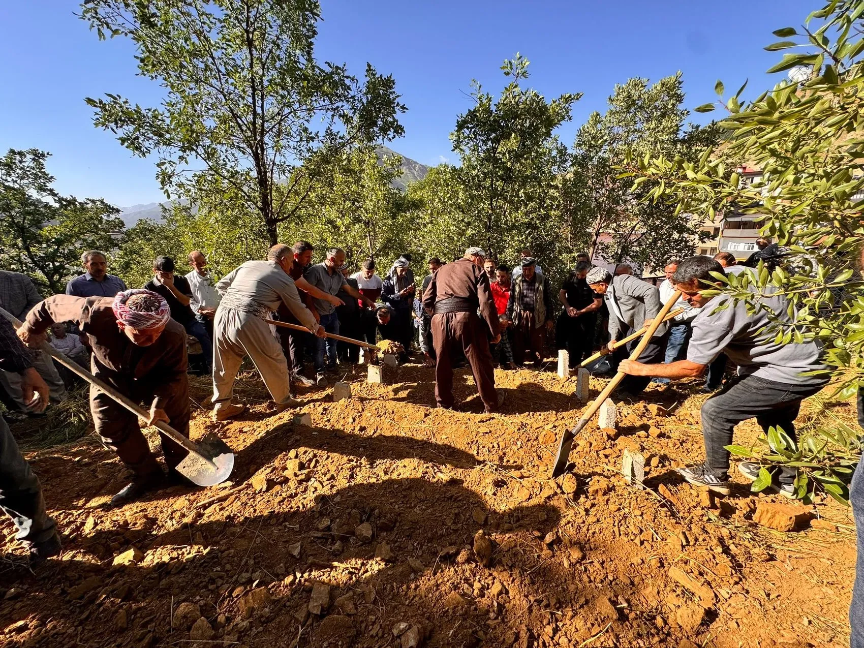 Şemdinli'de uzman çavuş dehşeti Dört kişi toprağa verildi