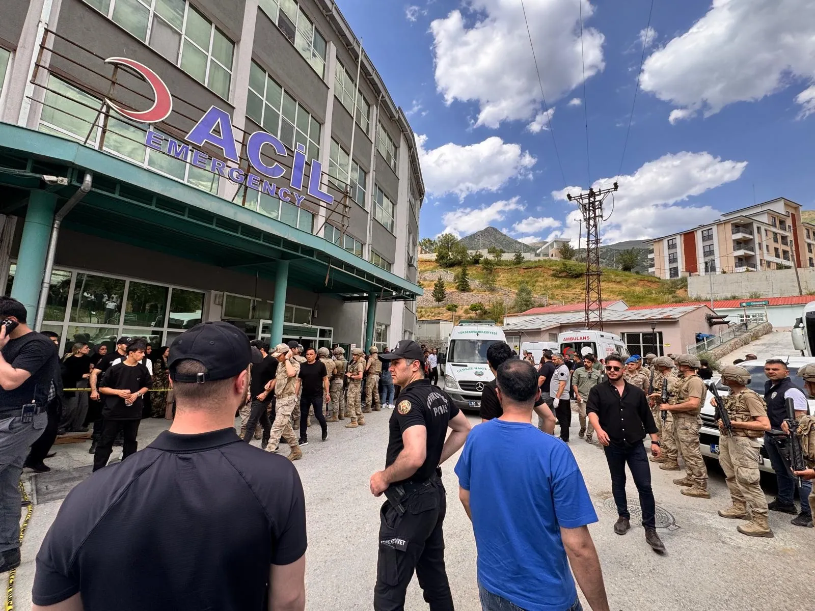 Şemdinli'de uzman çavuş dehşeti 4 kişilik aile katledildi