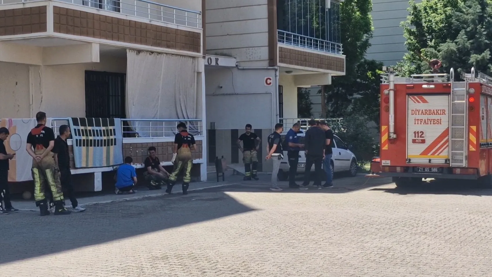 Diyarbakır Bağlar’da korkutan apartman yangını