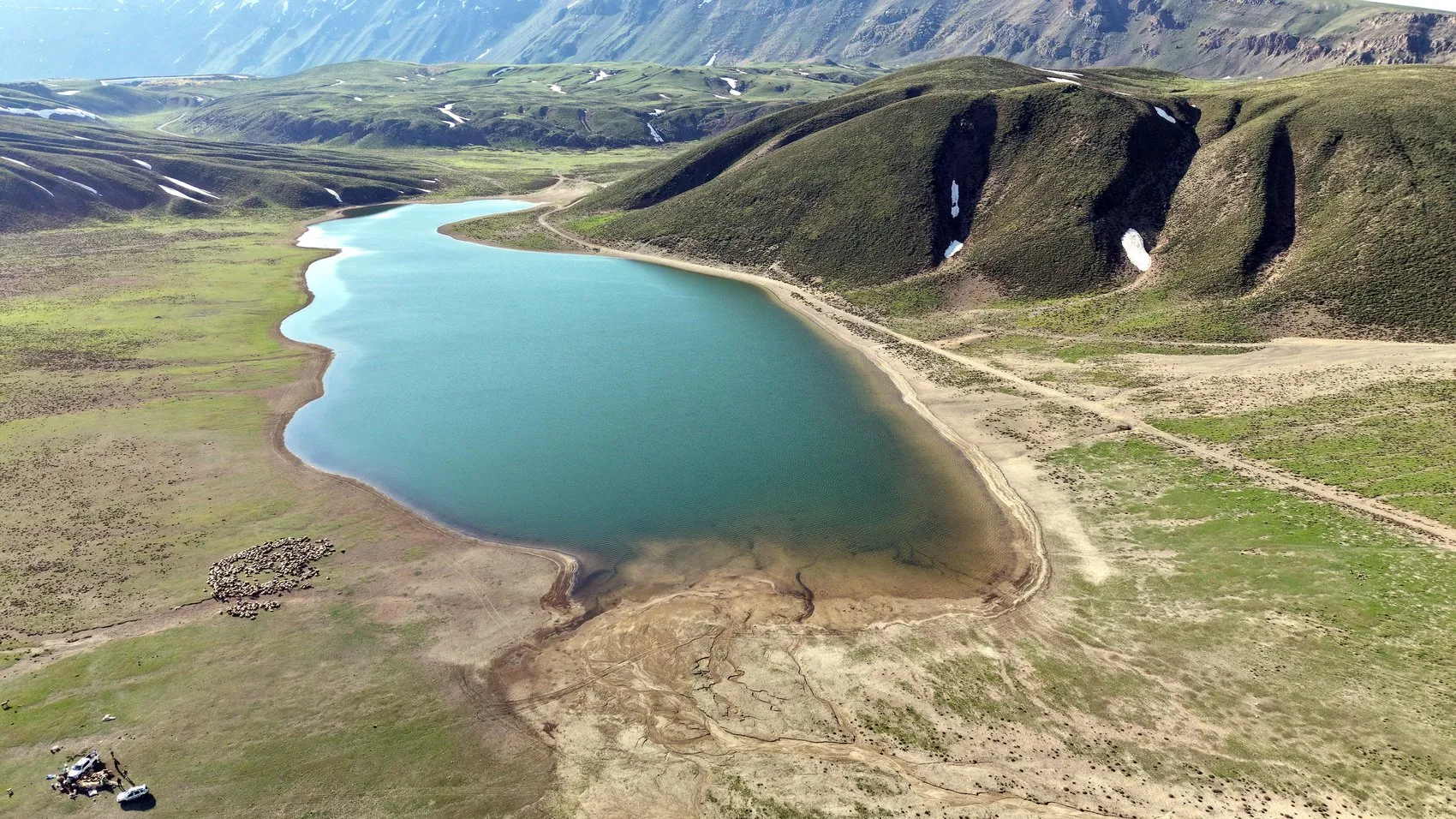 Göçerlerin serin yayla yolculuğu başladı