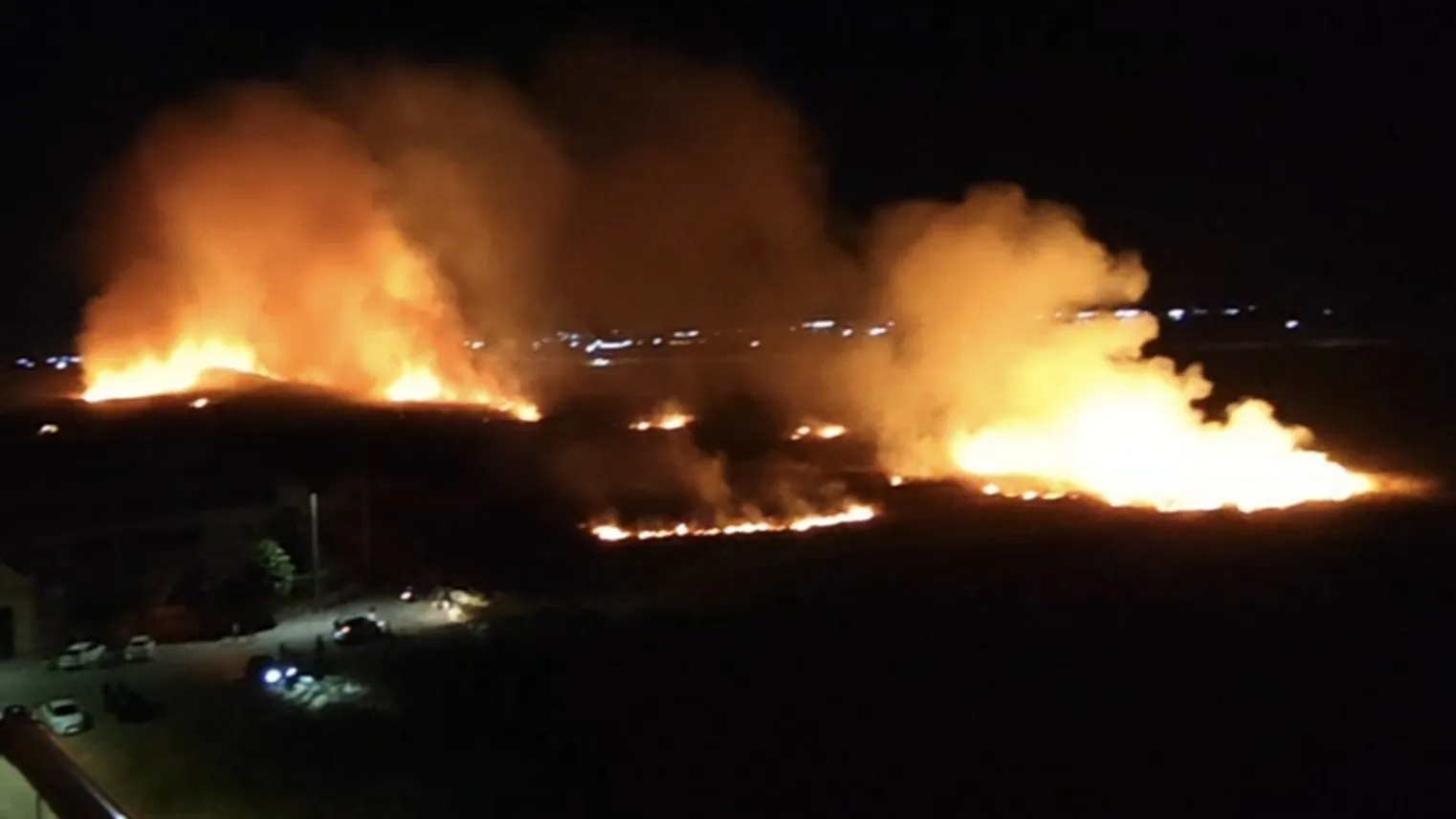 Nusaybin sınırında anız yangını korkuttu