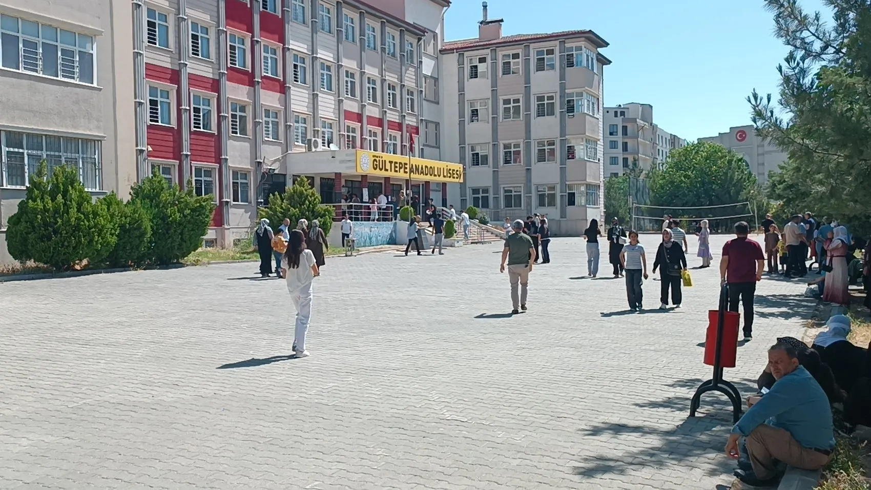 Batman'da 46 bin genç üniversite kapısında ter döküyor