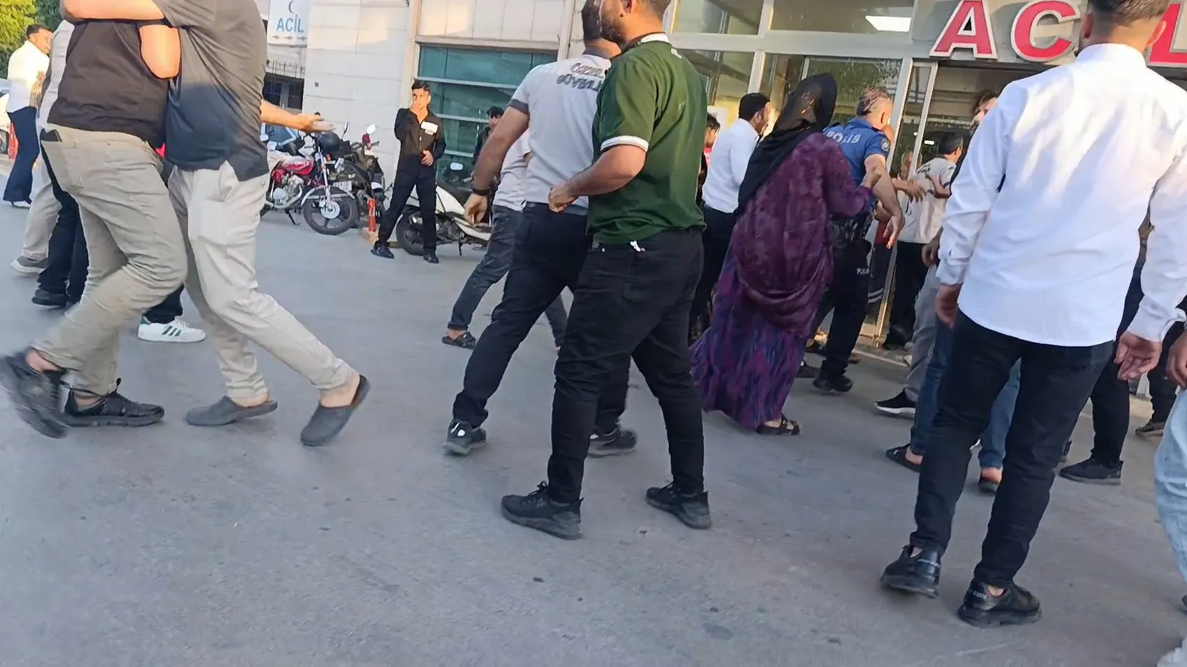 Şanlıurfa'da üç yaşındaki çocuğa çarpan sürücü hastanede darbedildi