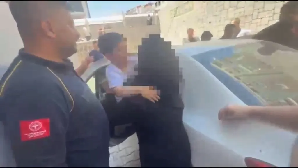 Şanlıurfa’da kayıp sanılan çocuk otomobilin bagajından çıktı