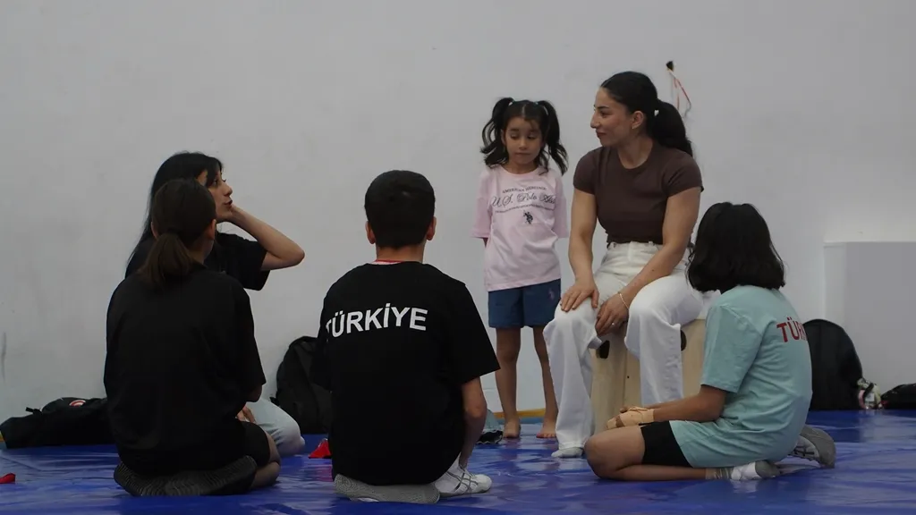 Siirtli genç güreşçiler Avrupa minderinde tarih yazdı