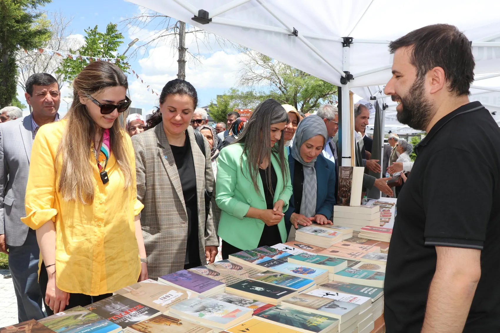 Van Tuşba'da kitap şöleni başladı