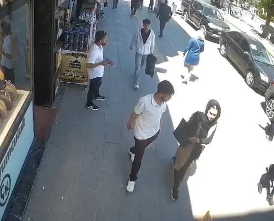 Van'da yürüyüş yoluna beton yağdı