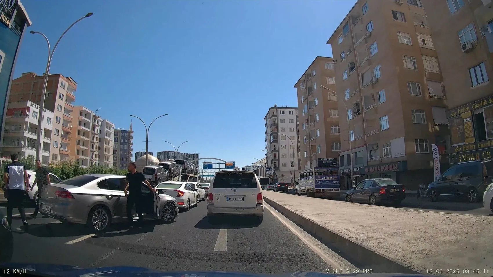 Diyarbakır trafiğinde ucuz atlatılan tehlike kamerada