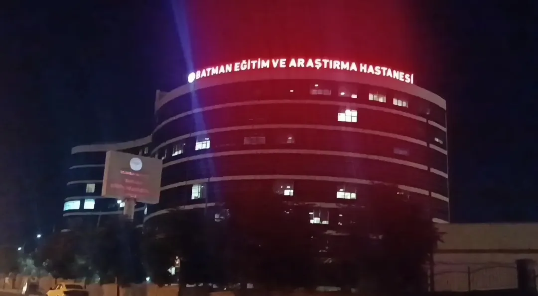 Batman'da otomobilden düşen genç hayatını kaybetti