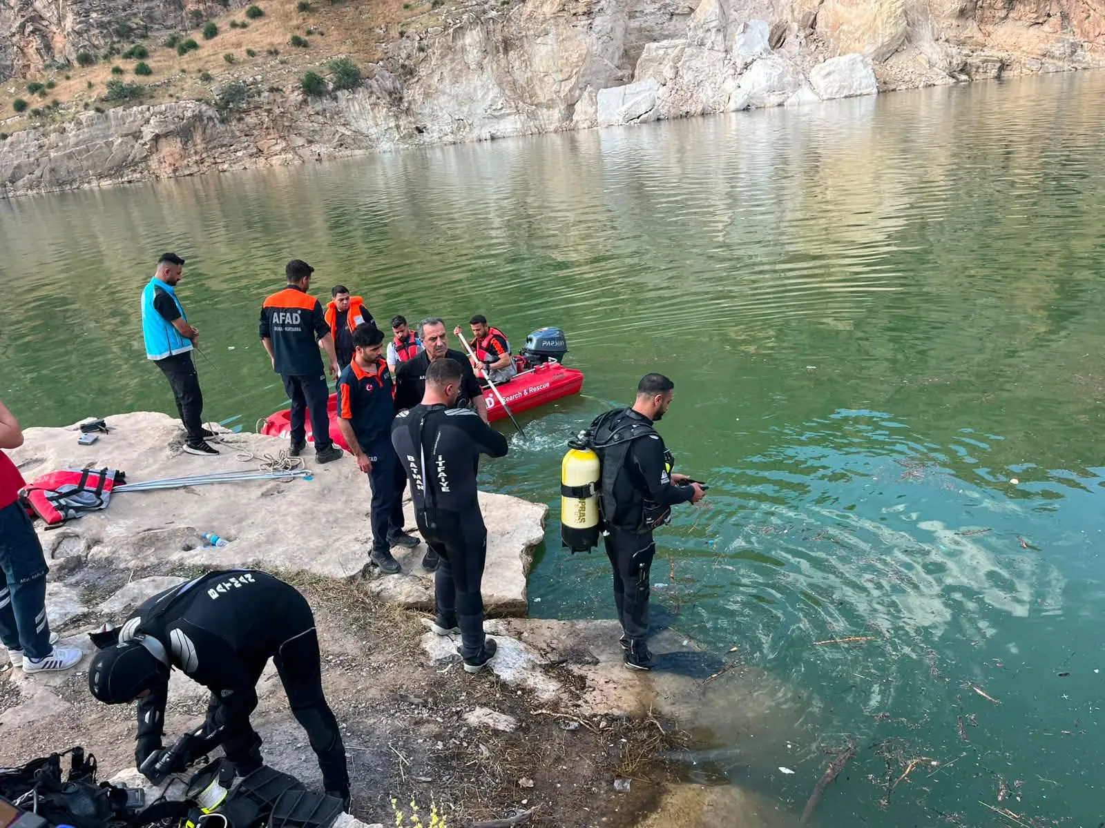 Siirt'te serinlemek için çaya giren genç hayatını kaybetti