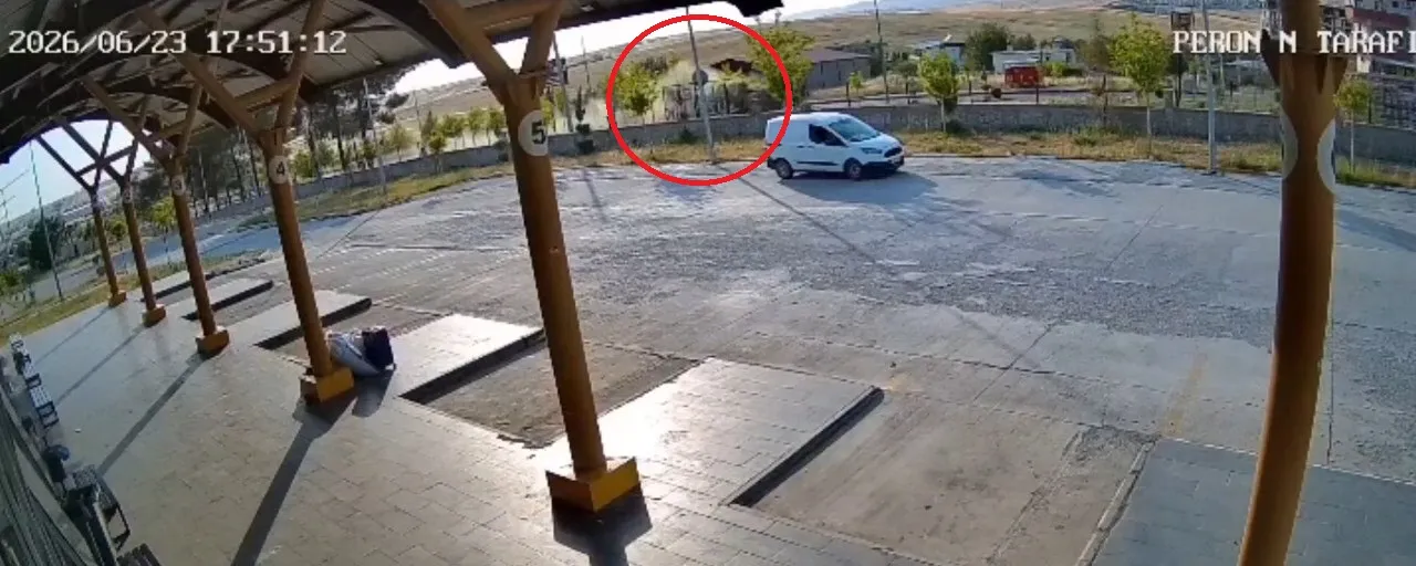 Silvan’da otomobil takla attı iki kişi ağır yaralandı