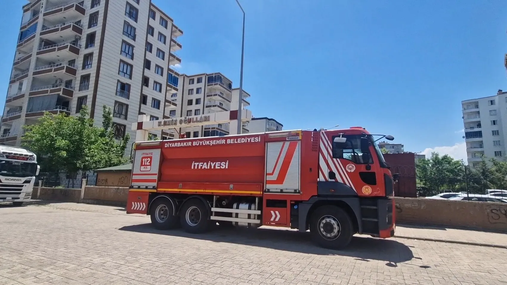 Diyarbakır Bağlar’da korkutan apartman yangını