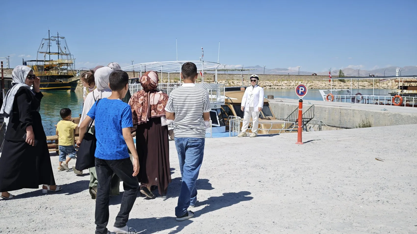 Van Gölü'nde dümen artık Yıldız Kaptan'a emanet