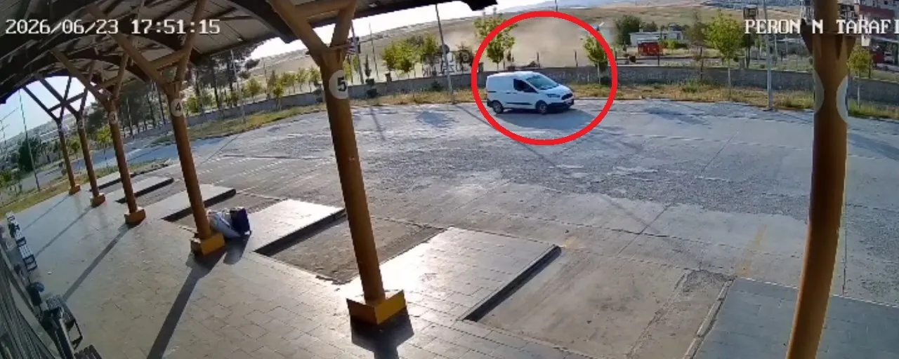 Silvan’da otomobil takla attı iki kişi ağır yaralandı