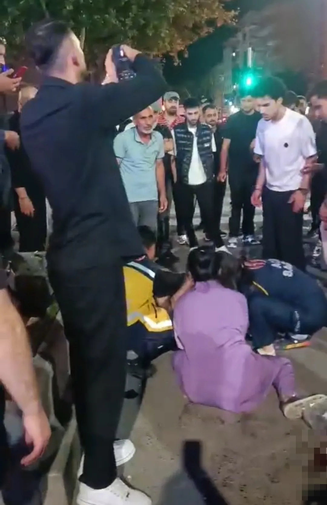 Batman kavşağında motosikletler çarpıştı 3 yaralı