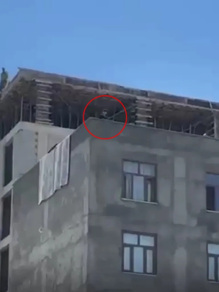 Narin Güran davasının tutuklusunun yakınları sokak ortasında birbirine girdi