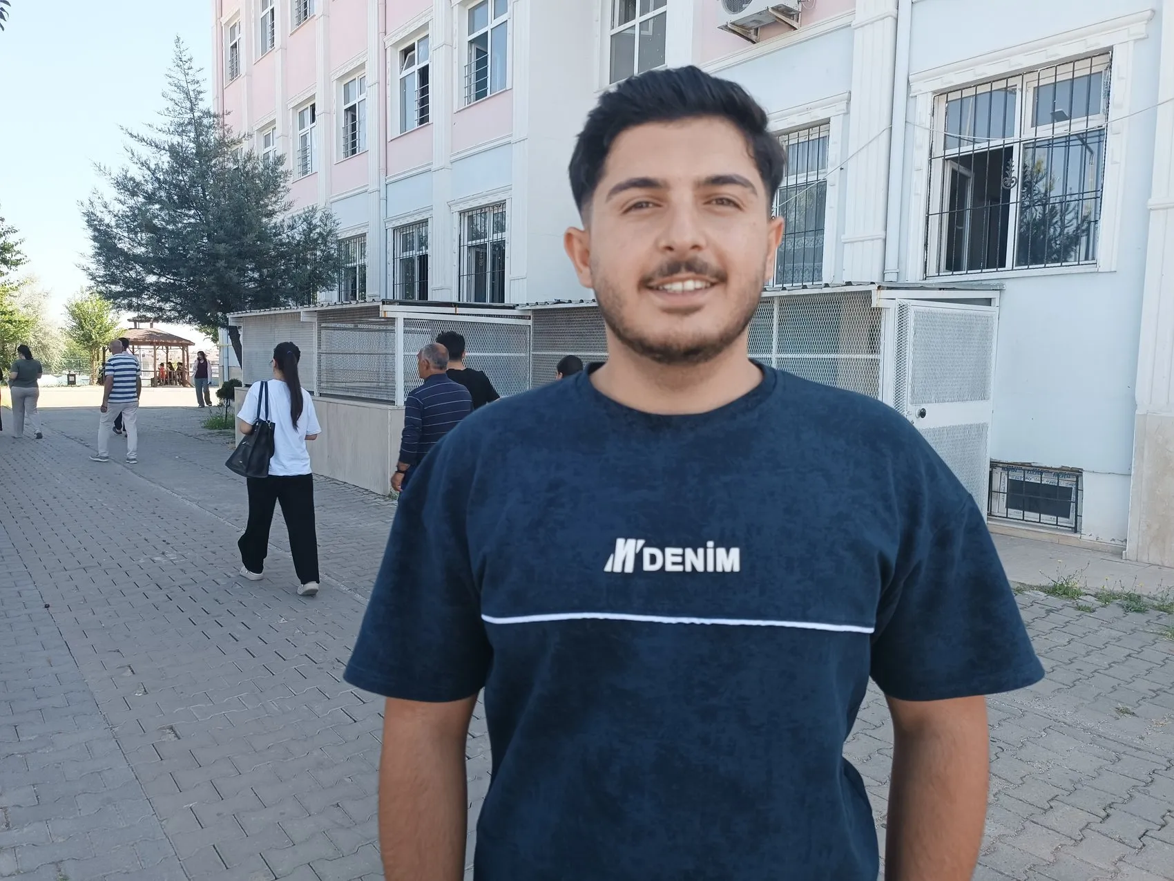 Batman'da 46 bin genç üniversite kapısında ter döküyor