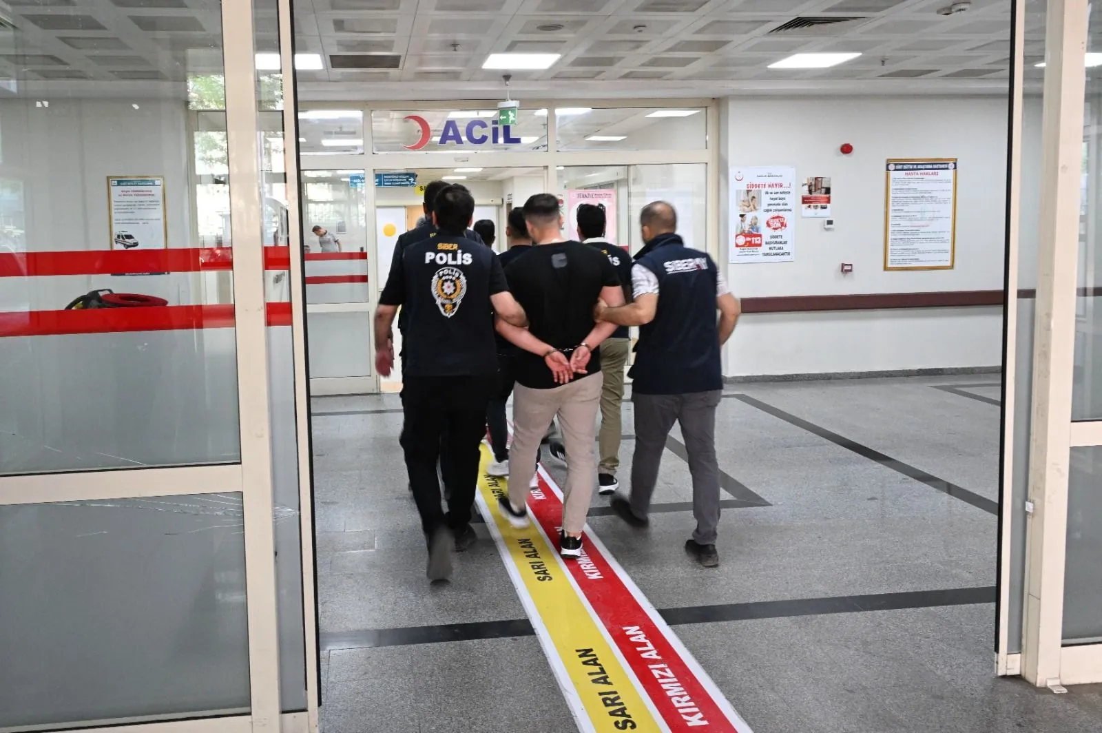 Siirt merkezli 6 ildeki yasa dışı bahis şebekesine darbe