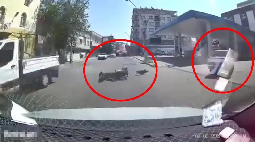 Batman'da motosiklet kazası kameraya saniye saniye yansıdı
