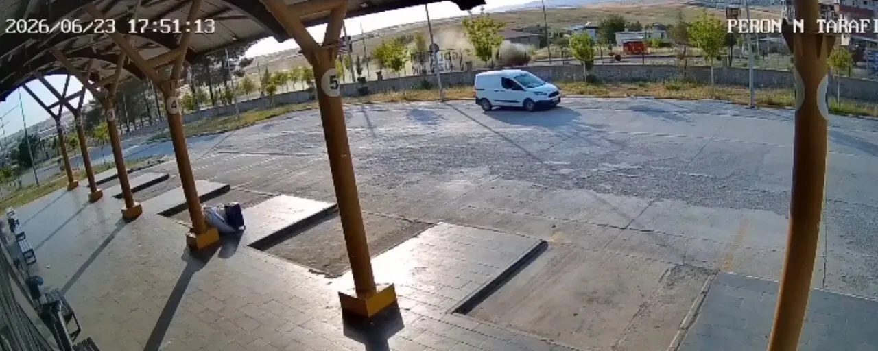 Silvan’da otomobil takla attı iki kişi ağır yaralandı