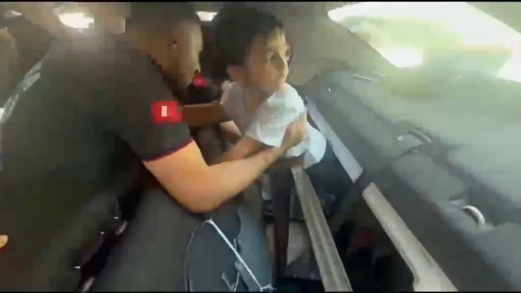 Şanlıurfa’da kayıp sanılan çocuk otomobilin bagajından çıktı