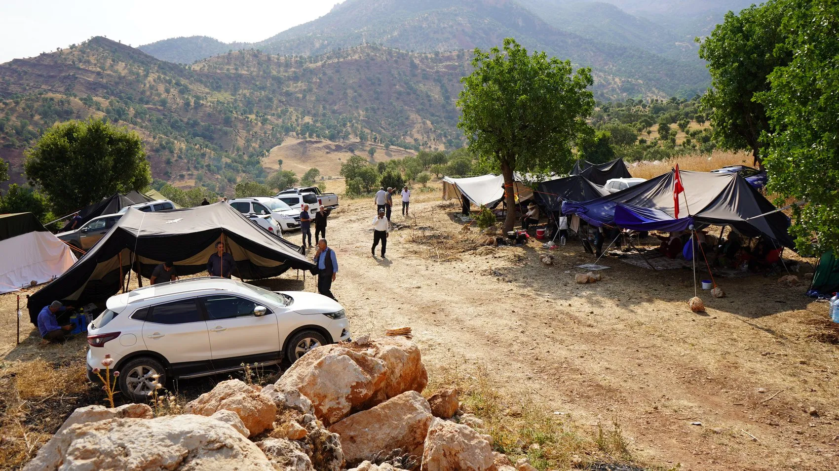 Şırnak'ta 32 yıllık hasret bitiyor Köylüler evlerine dönmek için çadır kurdu