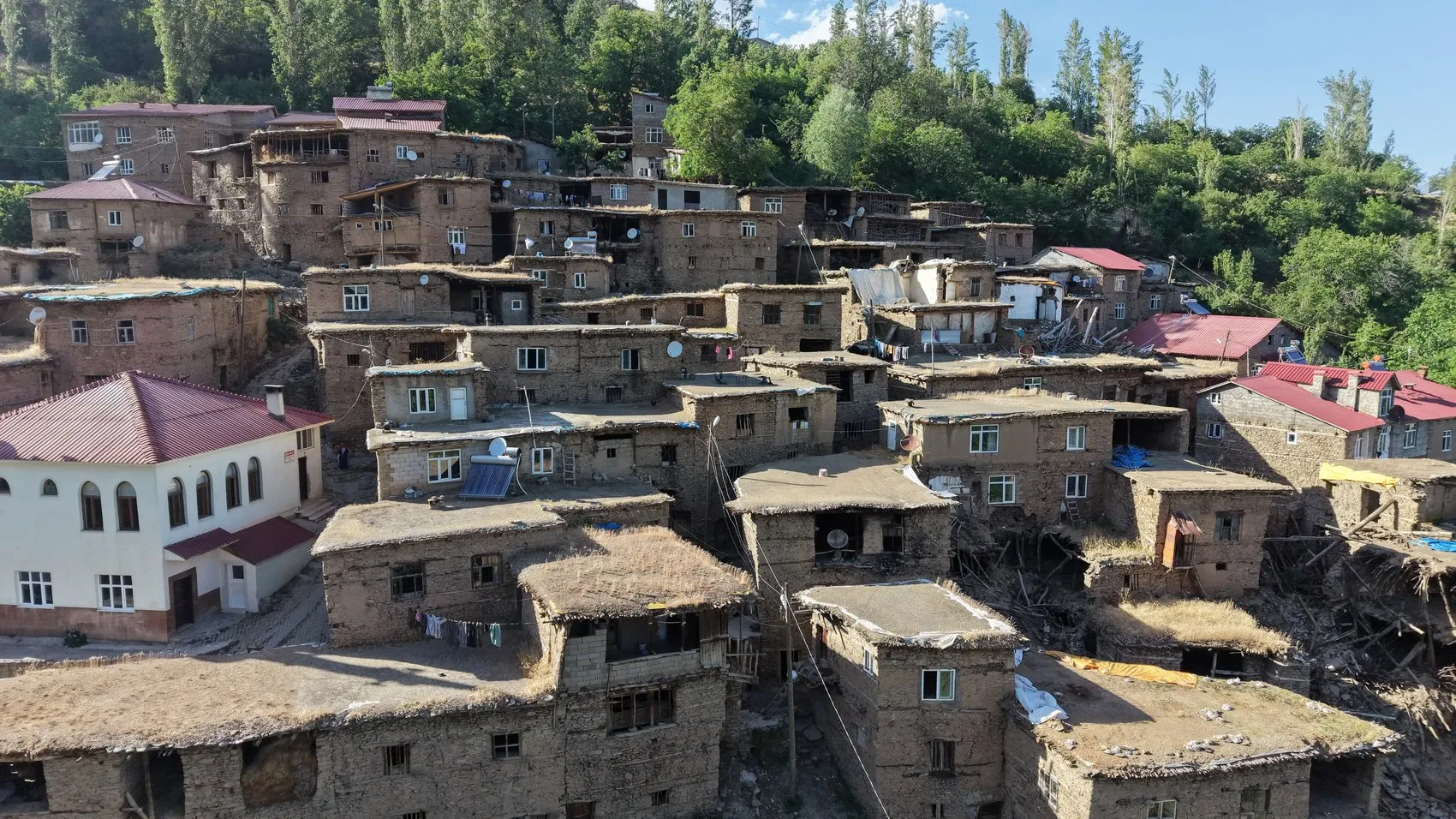 Bitlis Hizan’da 300 yıllık taş evler turizmin yeni adresi oldu