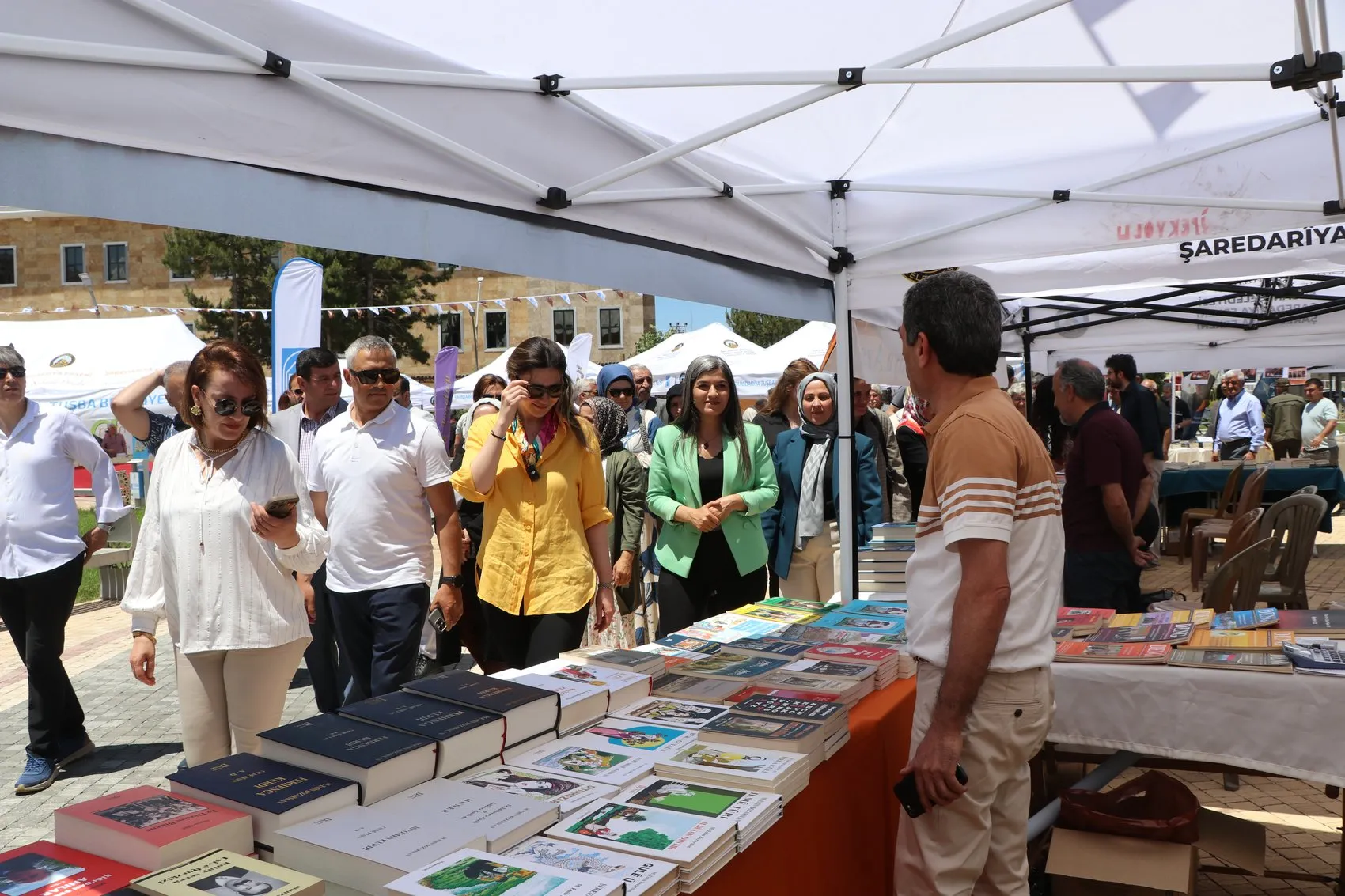 Van Tuşba'da kitap şöleni başladı